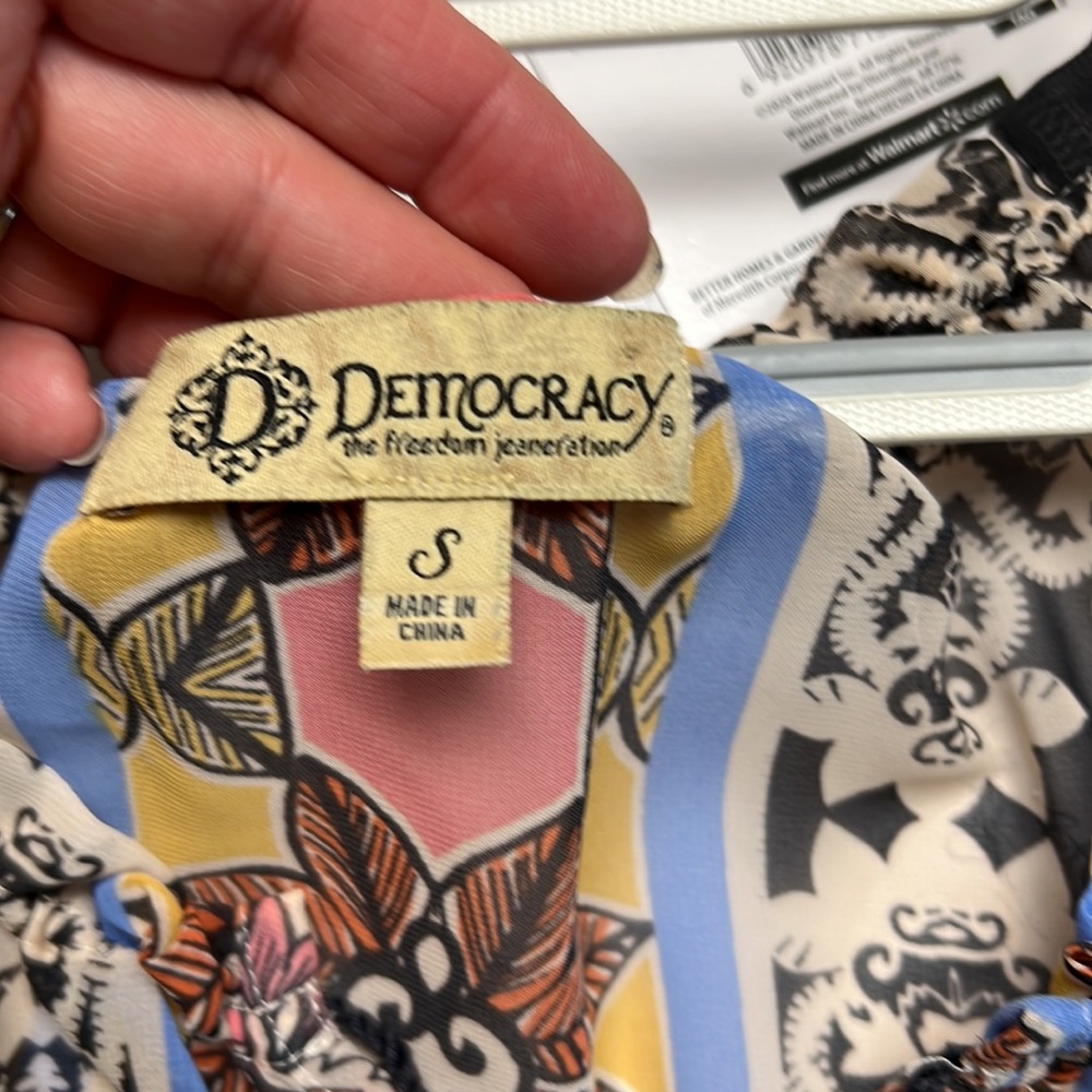 Patterned Blouse - Picture 4 of 6